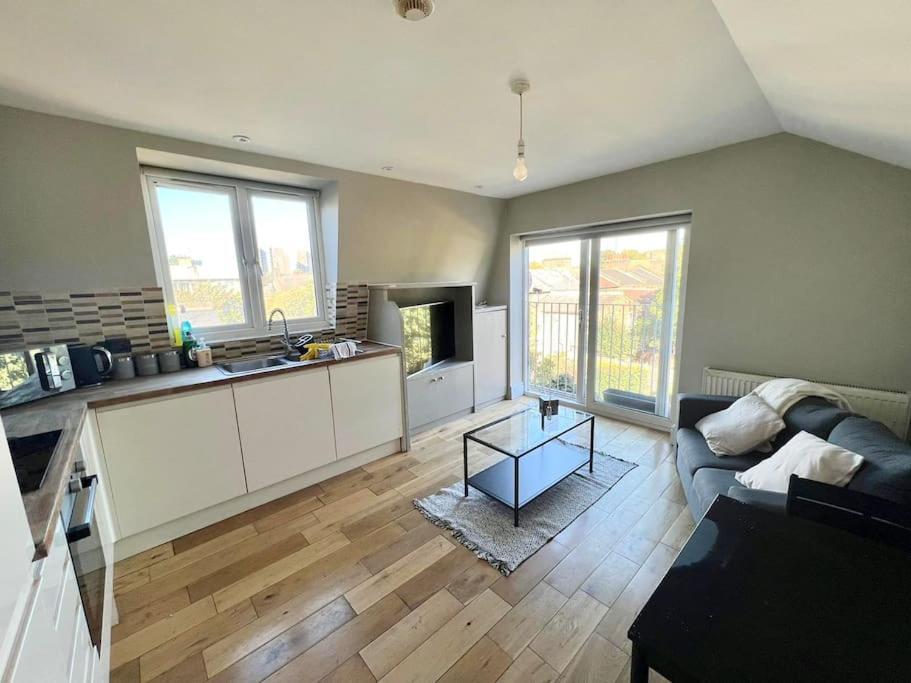 Lovely Two Bed Flat Londres Extérieur photo