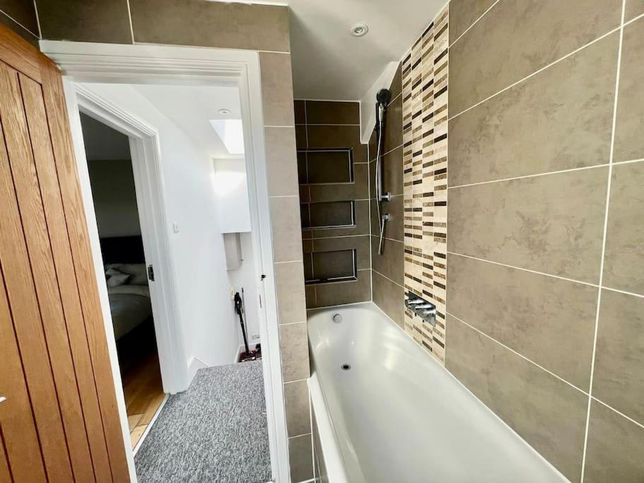Lovely Two Bed Flat Londres Extérieur photo